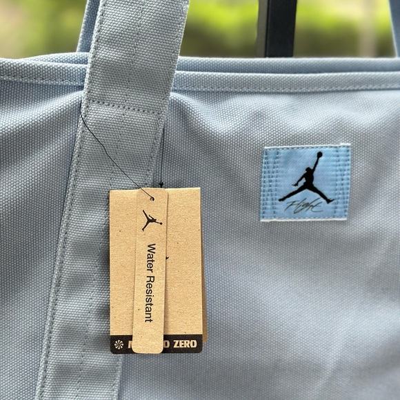 JORDAN FLIGHT CARRYALL TOTE 38L WA0731-B18 - Picture 4 of 5